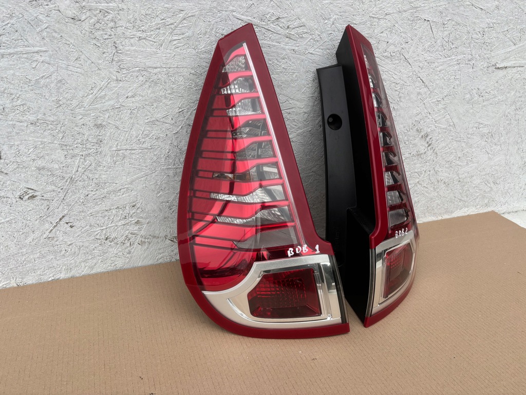 Lampa dreaptă sau Scenicul din spate stânga III 09-13 Product image