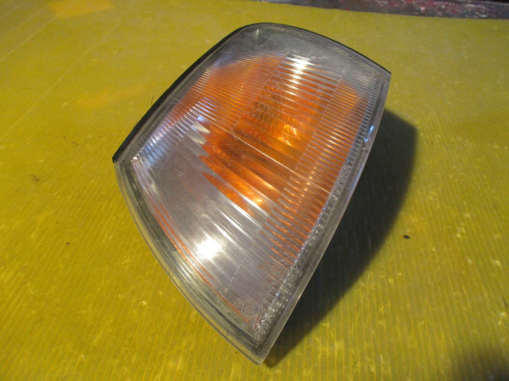 2015/11 LAMPĂ DE SEMNALIZARE, BLINKER STÂNGA FAȚĂ, TOYOTA CARINA E 8152005010 Product image