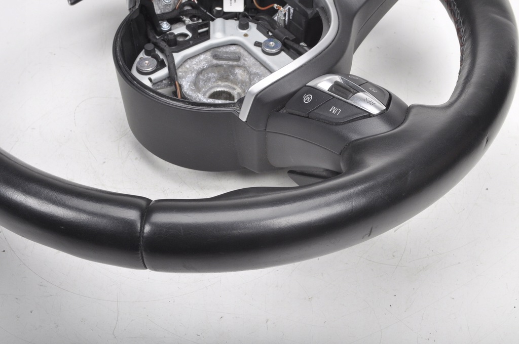 VOLANT PIELE BMW M3 F80 PACHET M PADELE Product image