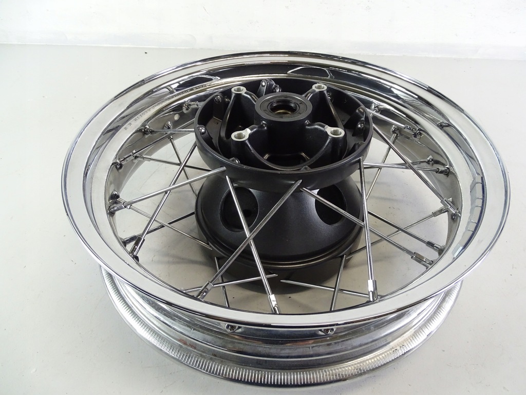 A736 Triumph Bonneville T120 Jantă spate 16'' Product image