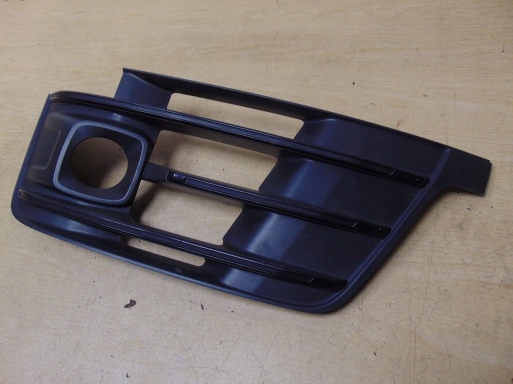GRILĂ ÎN BARĂ ȘTANGA AUDI Q7 4M S-LINE LIFT 4M0807681E Product image