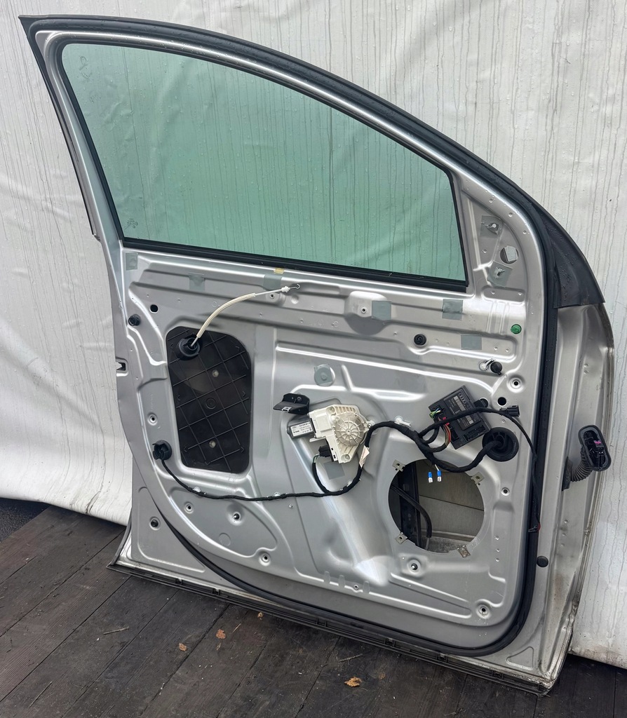 Usa fata stanga Audi Q7 4L 3.0 TDI 2006 LY7W Product image