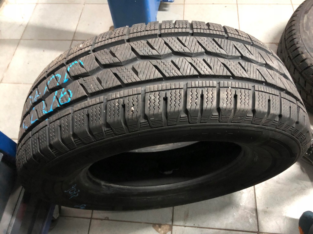 ANVELĂ HANKOOK INTERICEPT LV 235/65 R16 C 8mm 2020 Product image