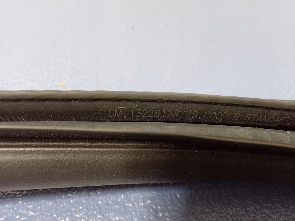 ÎNSEMNE UN SIGILIU UȘĂ HB stânga spate 13228128 Product image