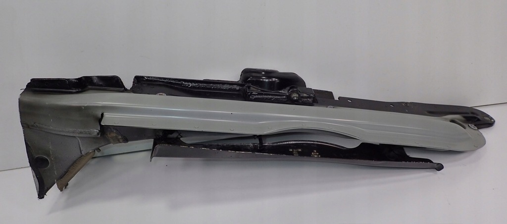 ȘORȚ APOZ DREAPTA AUDI A8 D3 4E0805172G LZ9Y Product image
