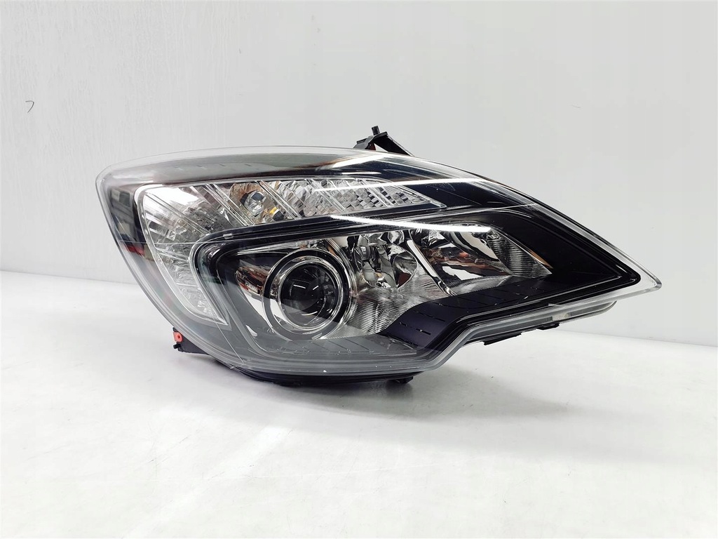 MITSUBISHI OUTLANDER II LIFT 10r+ LAMPA FATA DREAPTA NORMAL ORY EU!!! Product image