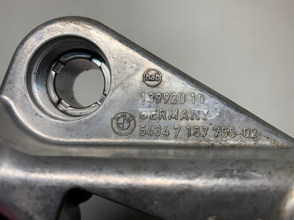 BMW E93 Mânerul principal al rulmentului din spate stânga 715775502 Product image
