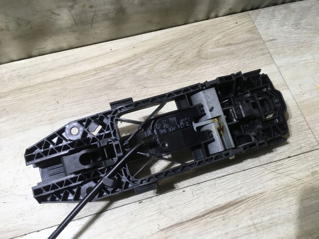 Mâner ușă dreapta spate VW Tiguan 5N lift 14 ani. Product image