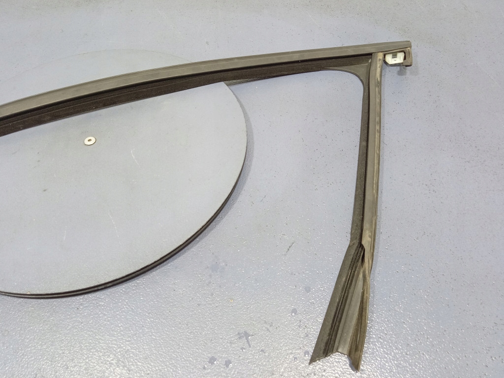 ASTRA V K CADRU FERAMĂ CADRU UȘĂ TRIANGUL FAȚĂ STÂNGA 565740102 Product image