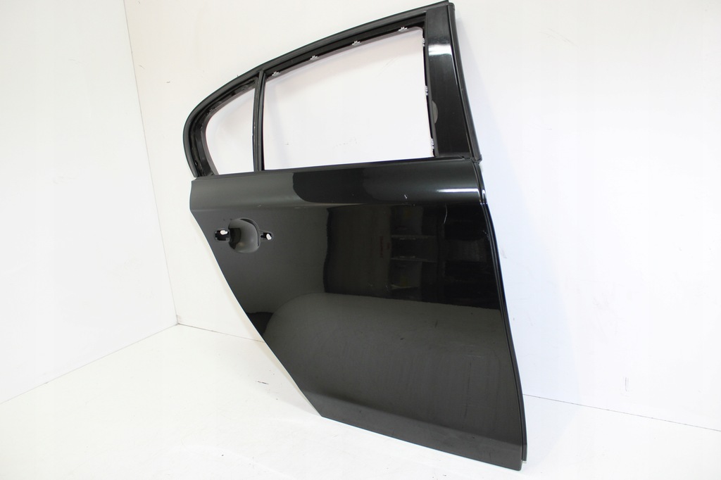 BMW E87 DRZWI PRAWE TYŁ TYLNE Black Sapphire Product image