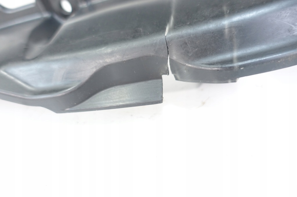 Suzuki Swift Mk8 Hybryda lift 2020- Volanul de aer față Product image