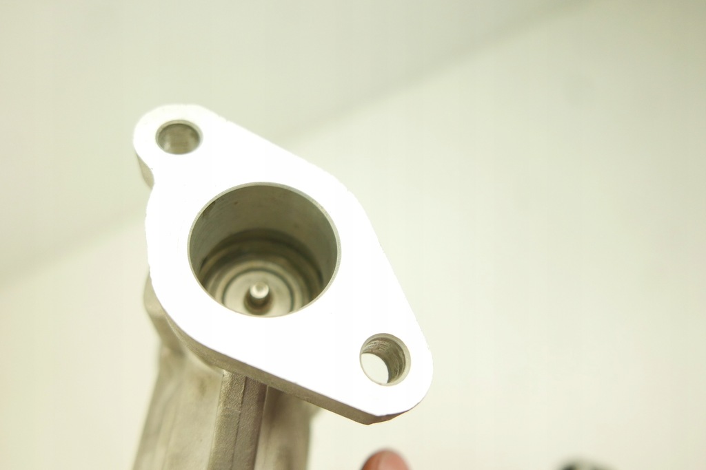 EGR CIEED SORGEAGE CARENS 2.0 CRDI VALVE 28410-27400 28410-27410 Product image