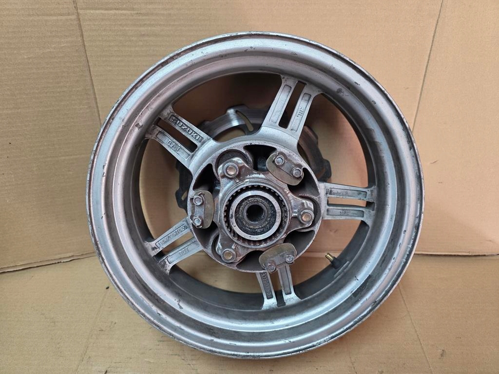 Suzuki Burgman un 650 02-12 lângă marginea din spate Product image
