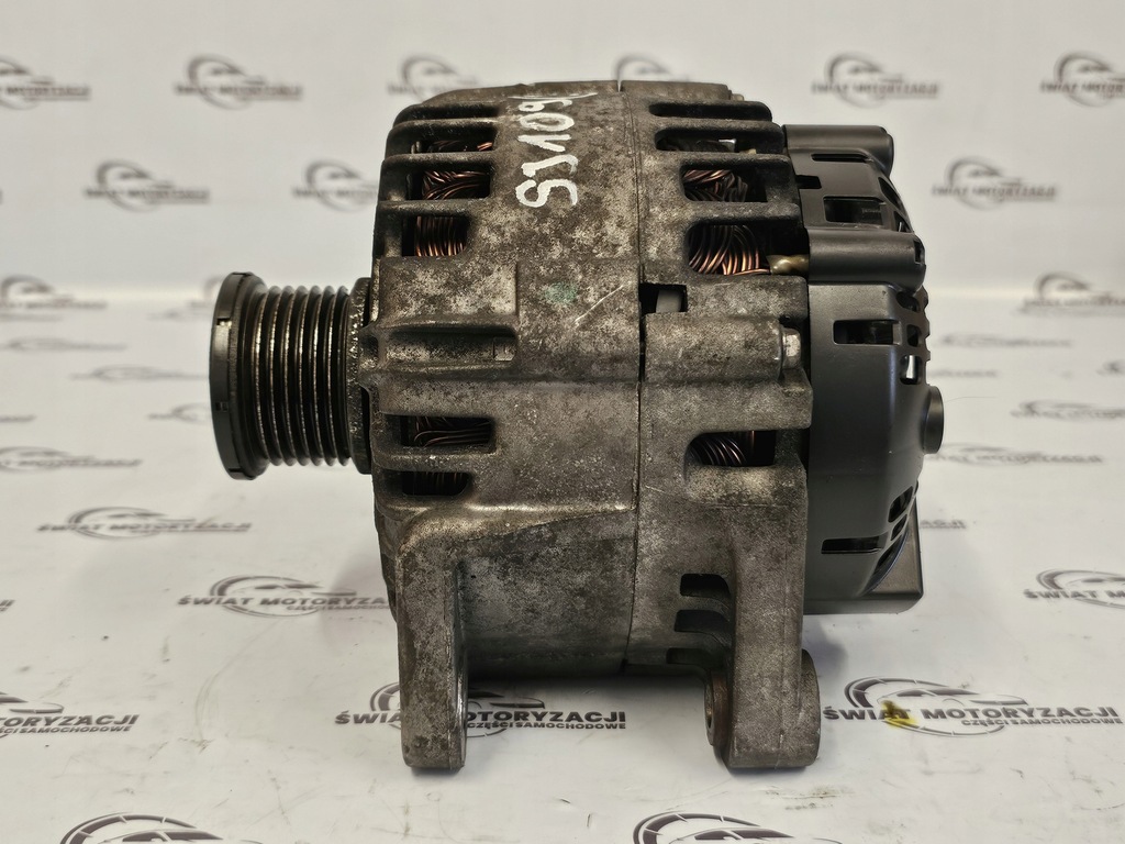 Trafic Vivaro PrimaStar 2.0 DCI M9R782 114KM Alternator 8200404459 Product image