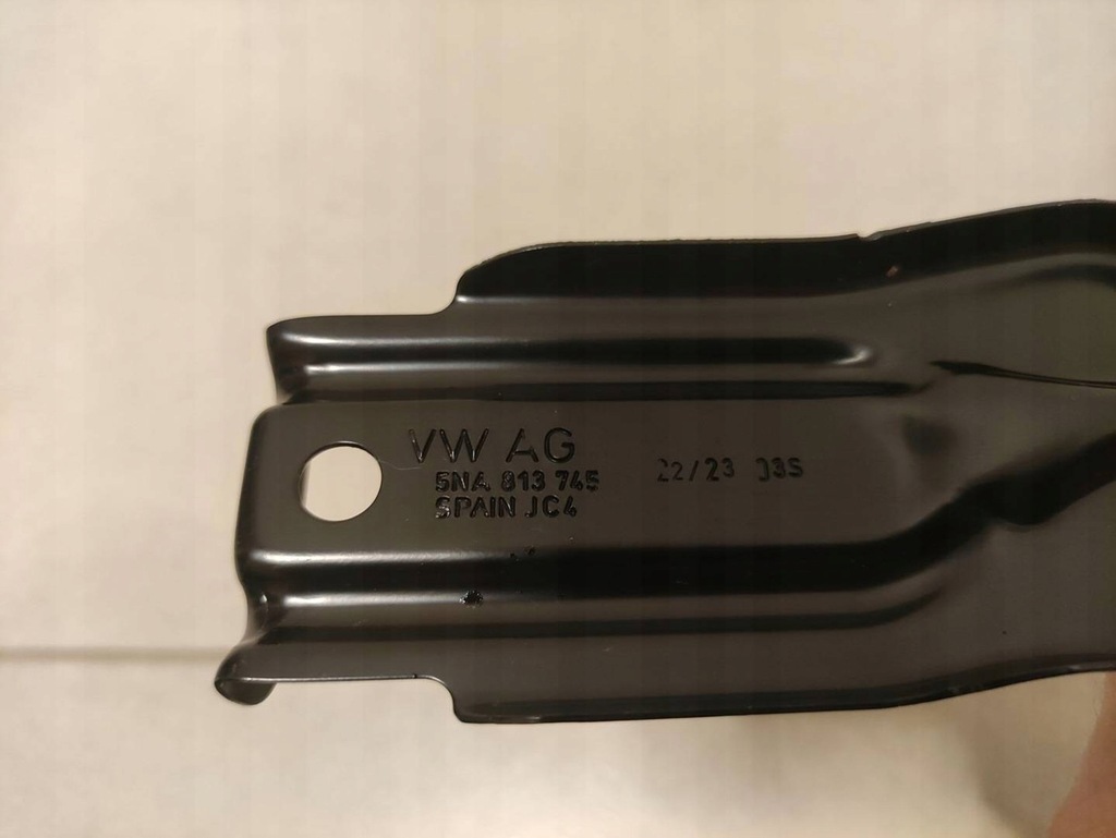 VW Volkswagen Tiguan Bracket Fixing Stânga spate 5NA813745 Product image