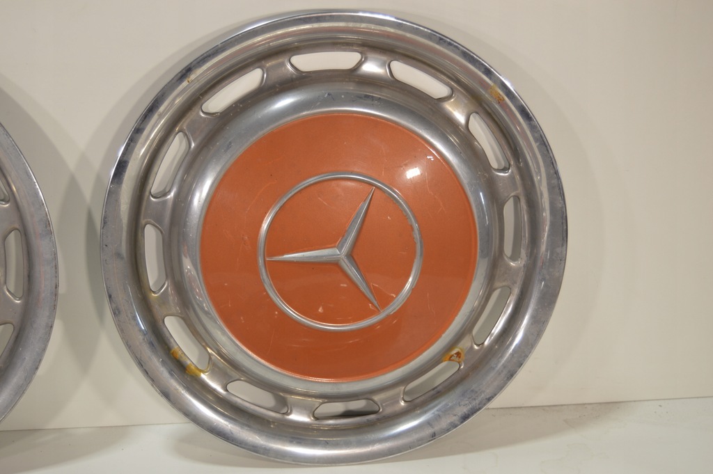 MERCEDES HUBCAPS W123 W115 W116 W108 SET ORIGINAL METAL Product image