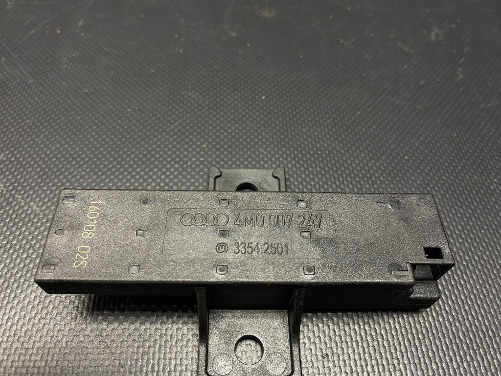 Antena Kessy Audi A4 A5 A6 A7 A8 Q5 Q7 Q8 4M0907247 Product image