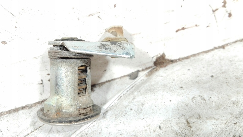INSERȚIE BLOCARE ROBIE NISSAN SUNNY N13 HB Product image