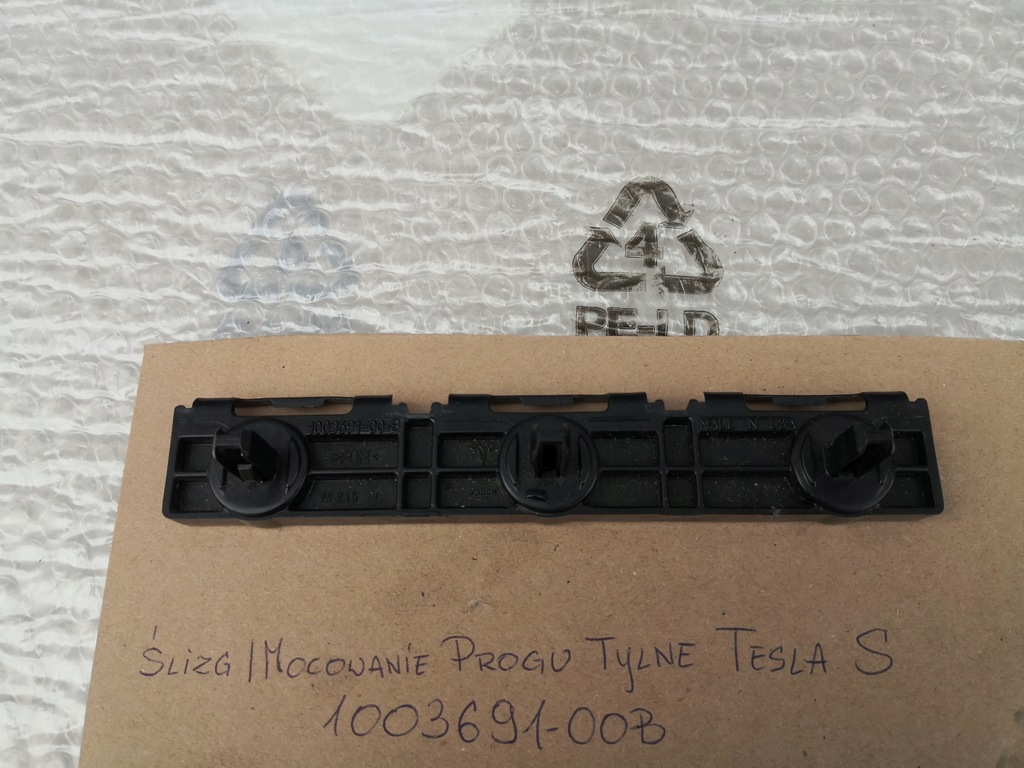 TESLA S SLIDE SPATE SILL MOUNT 1003691-00-B Product image