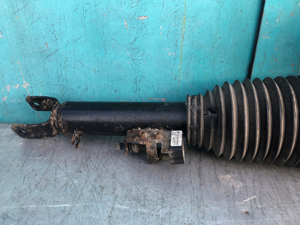 VW PHAETON AMORTIZOR SOC STÂNGA SPATE Product image