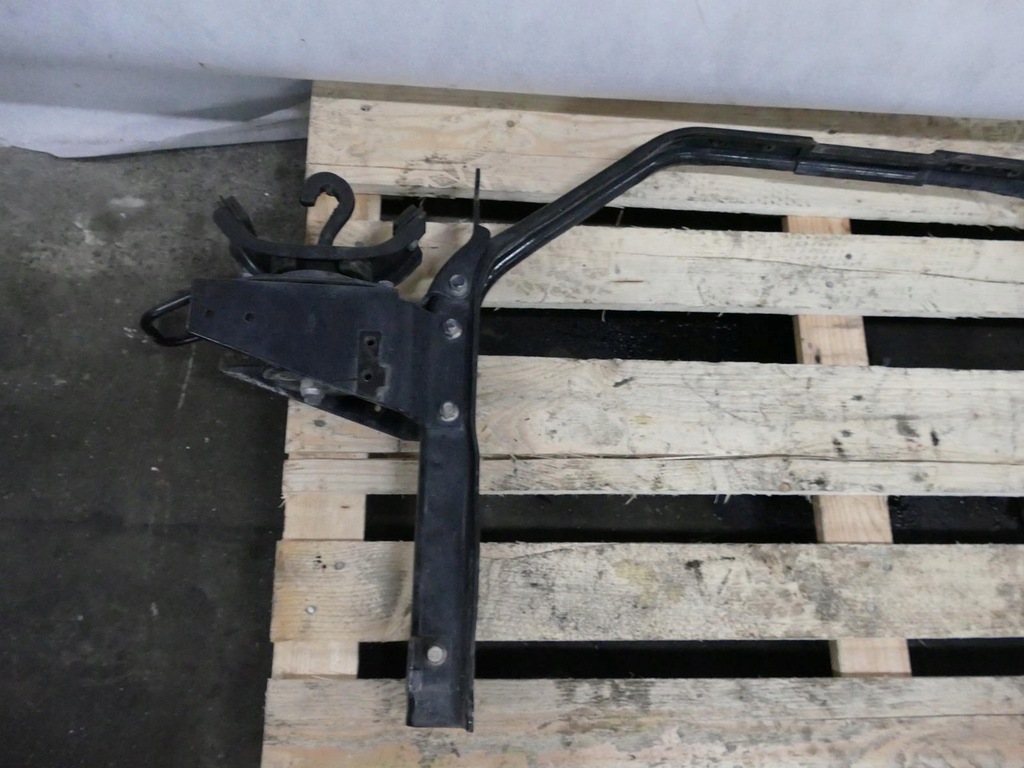 MITSUBISHI CANTER FUSO CUREA FIXARE CABĂ Product image