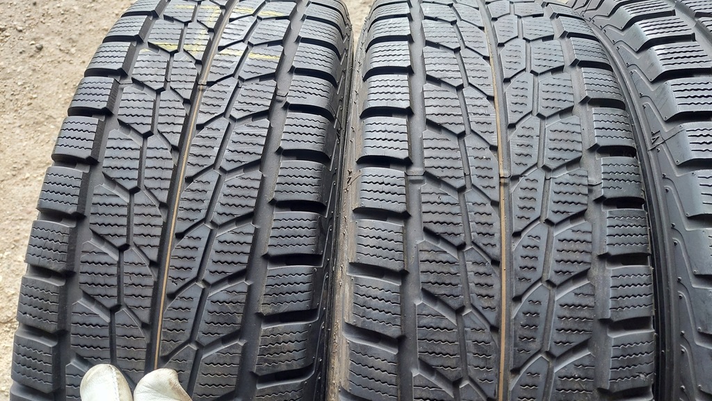 Anvelope de iarnă 215/70r16C 108/106T Falken Eurowinter HS437 VAN Product image