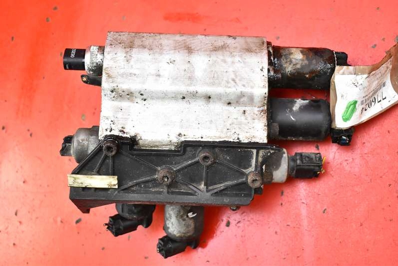 POMPA SUSPENSION 6758704 BMW E65 4.4 V8 02R Product image