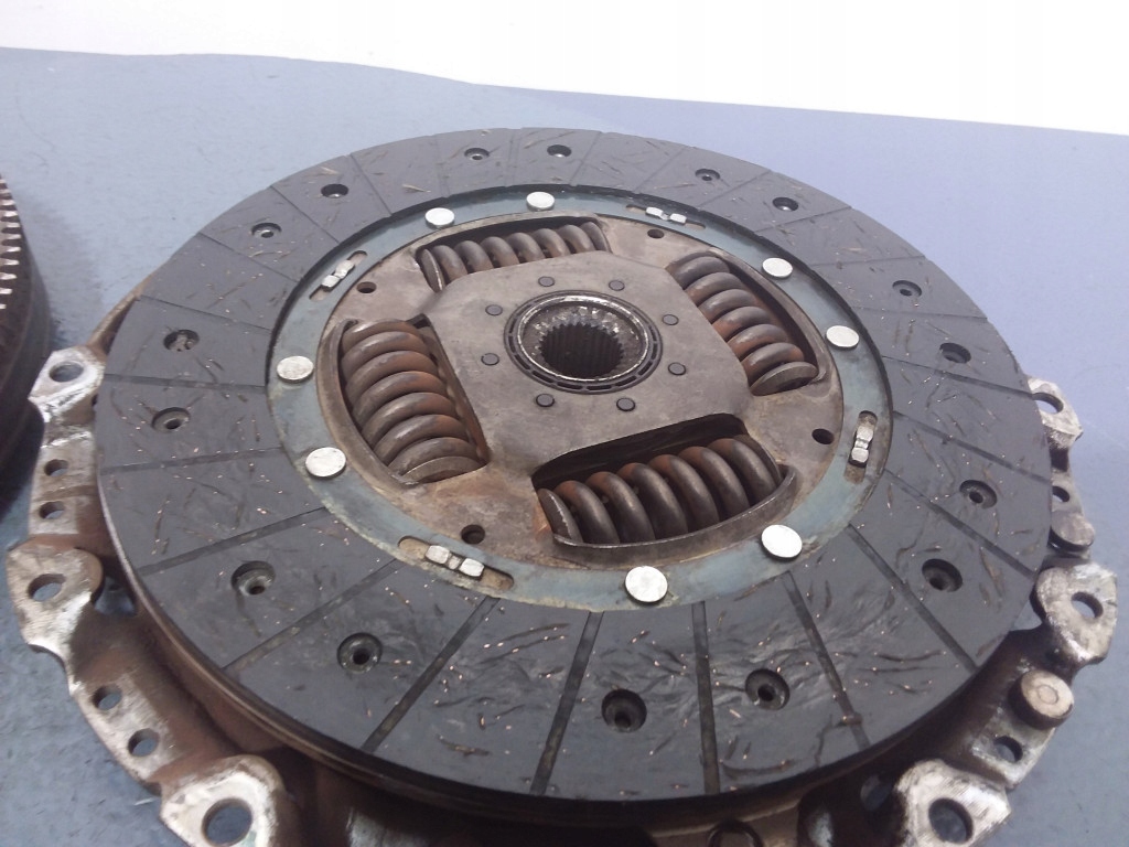 VW GOLF IV 1.9 TDI SZTYWNE SPRZĘGŁO VALEO 0212081011 Product image