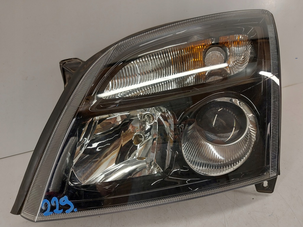 Far Opel Vectra C Signum GTS Xenon 02-05, lampa fata stanga Product image