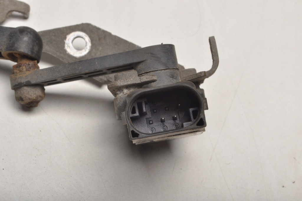 SENSOR DE NIVELARE VOLVO XC90 II XENON 31360330 STÂNGA Product image