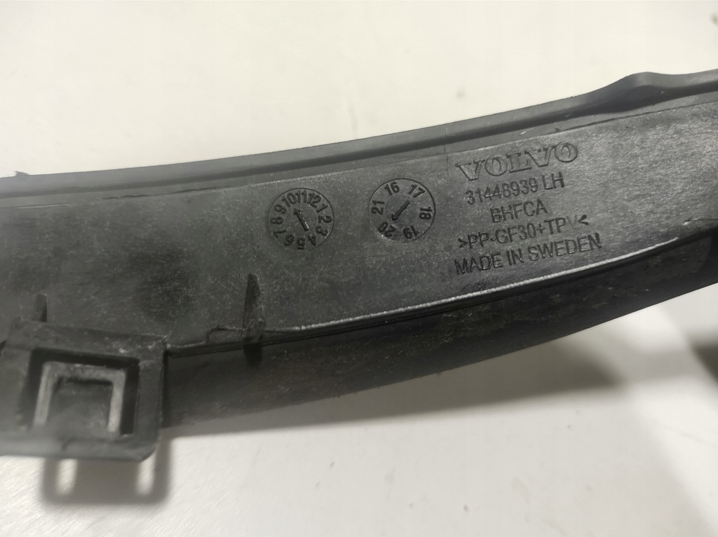 BANDA PARBRIZ VOLVO XC40 20r stanga fata 31448939 Product image