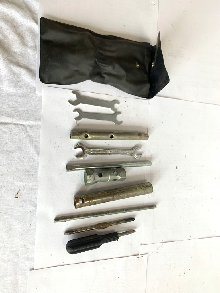 unelte cu chei metalice Product image