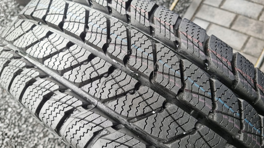SEMPERIT VAN GRIP 3 235 65 16 C Product image