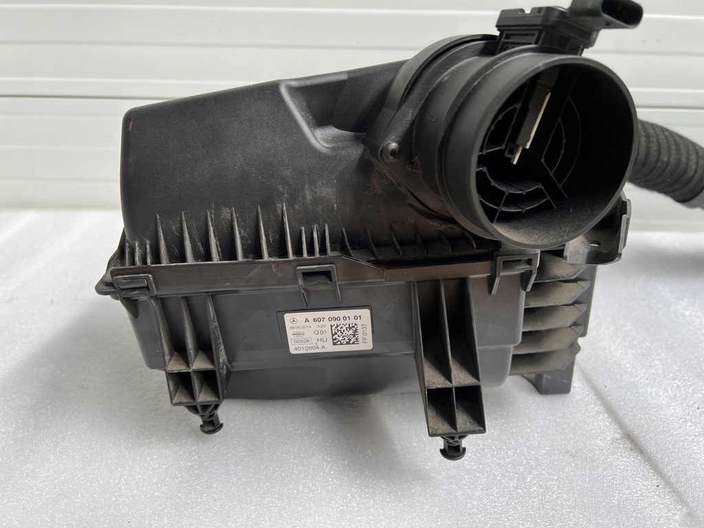 Carcasa filtrului de aer Mercedes A6070900101 Product image
