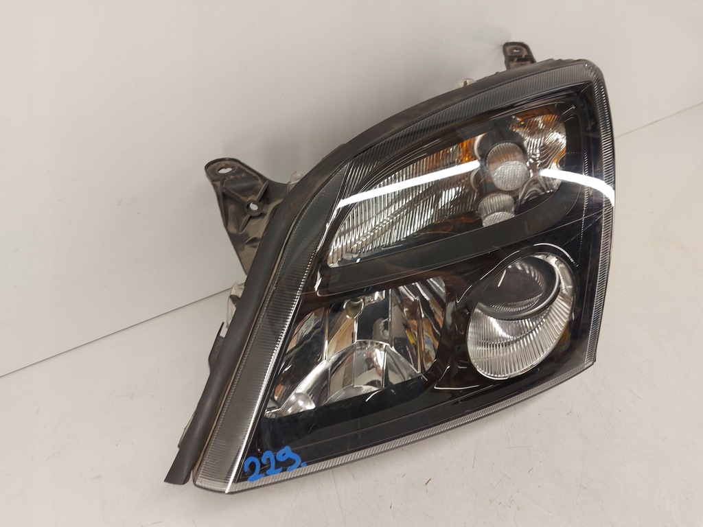 Far Opel Vectra C Signum GTS Xenon 02-05, lampa fata stanga Product image