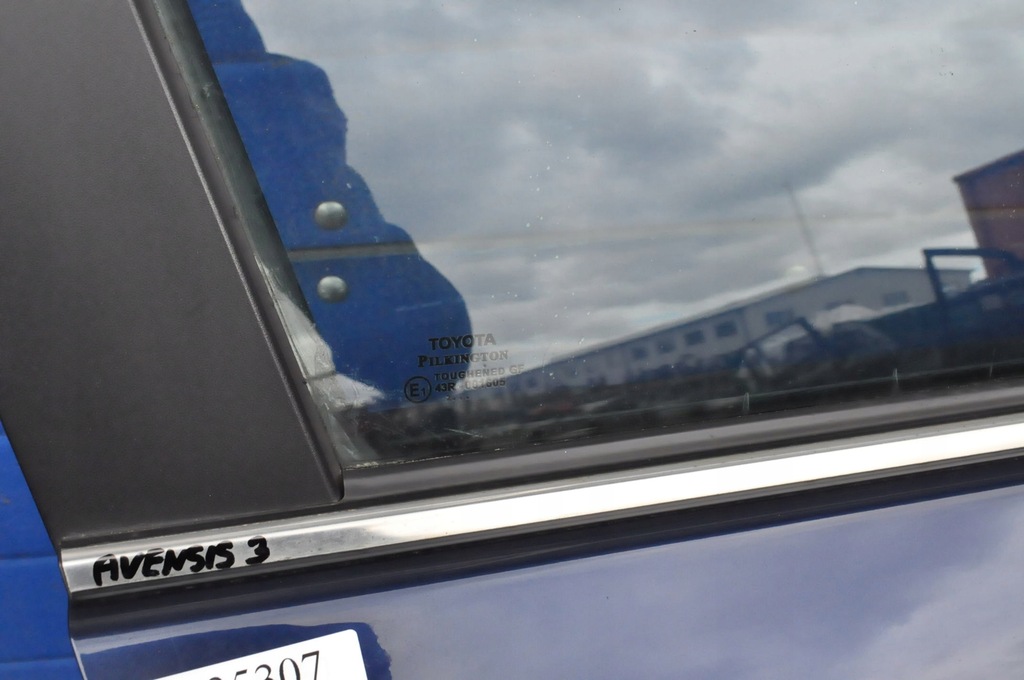 TOYOTA AVENSIS T27 UȘĂ FAȚĂ DREAPTA Product image