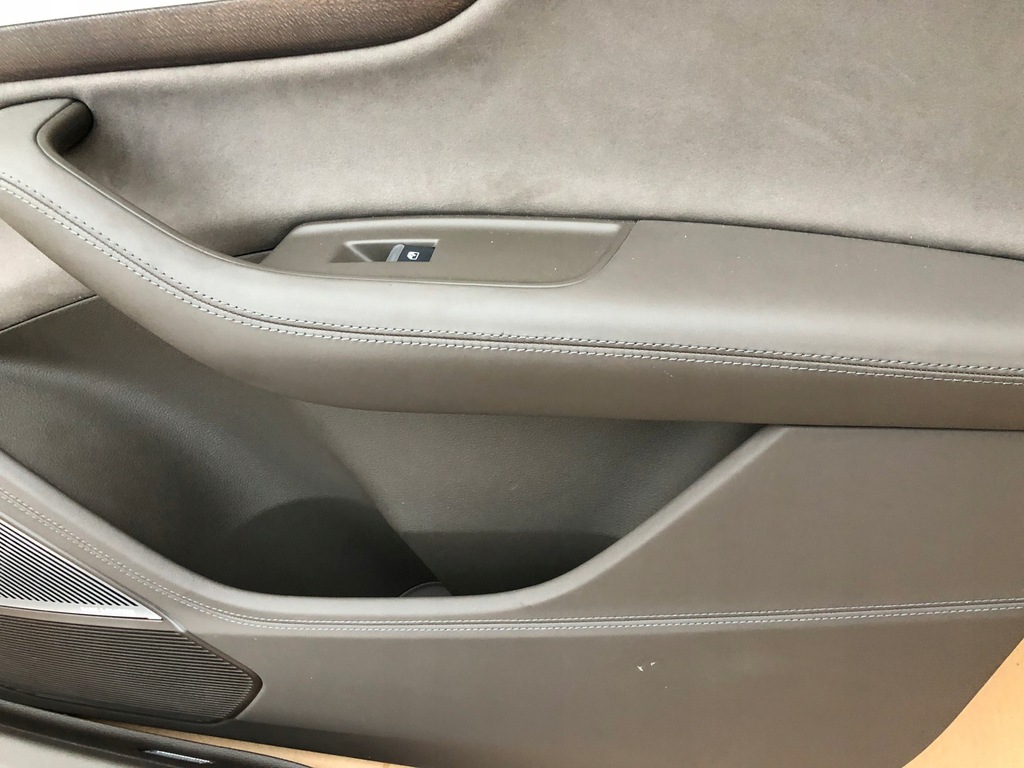 AUDI Q7 SQ7 4M LATERALĂ UȘĂ LATERALĂ TAPIERE PIELE DESIGN Product image