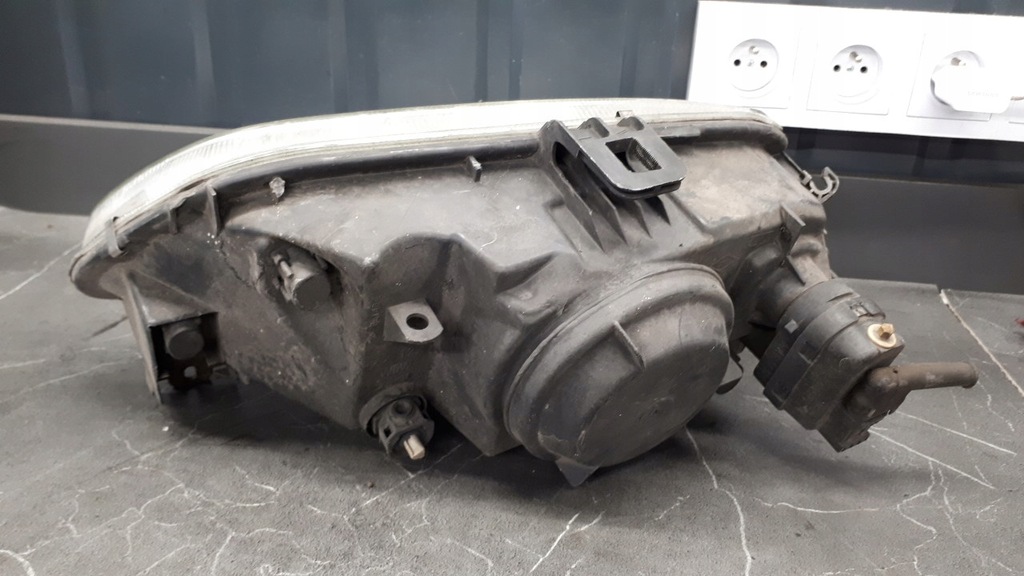 Far fata dreapta Renault Megane Product image