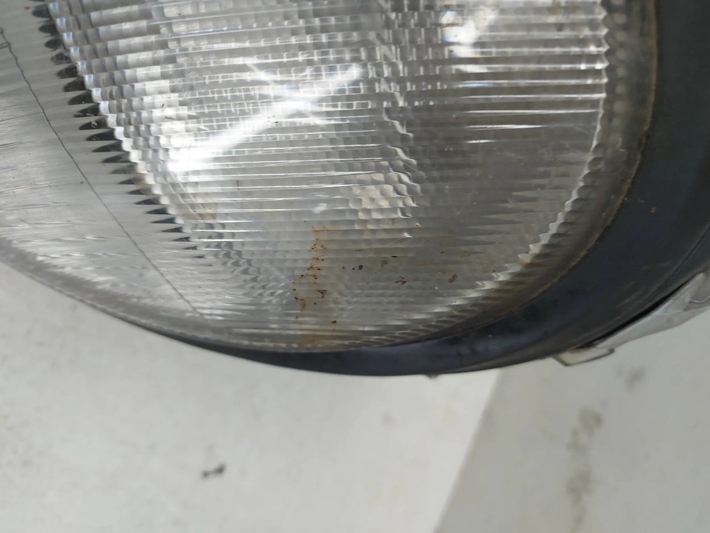 Mercedes-Benz Clasa C 203 W203 reflector fata stanga lampa fata Product image