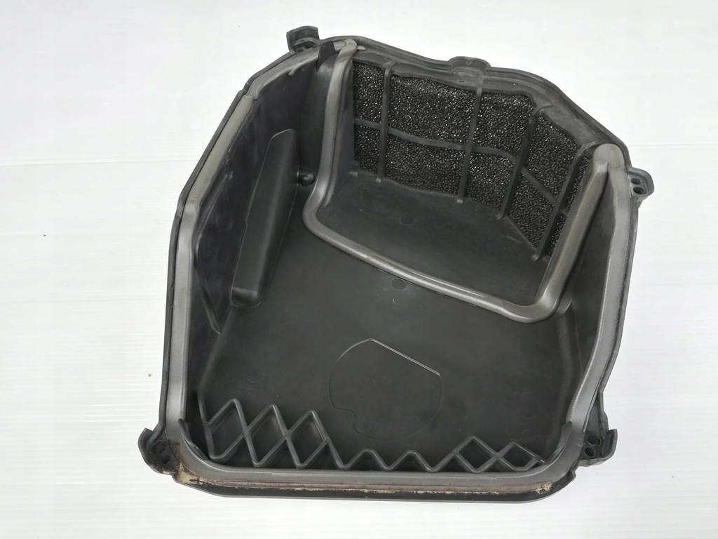 Carcasa filtrului de aer BMW F01 F07 F10 9216222 Product image