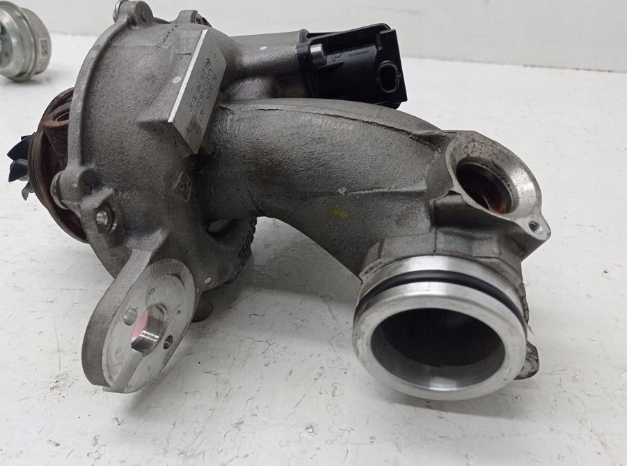SET TURBO DREAPTA MERCEDES W213 3.5 V6 E400 276.853 A2760903080 Product image