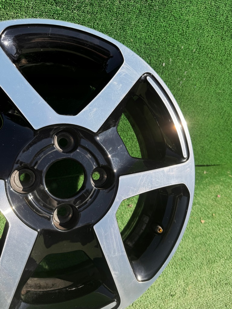 JANTA ALIE RENAULT TWINGO III 4X100 5.0" 15" ET 38 403005504R Product image