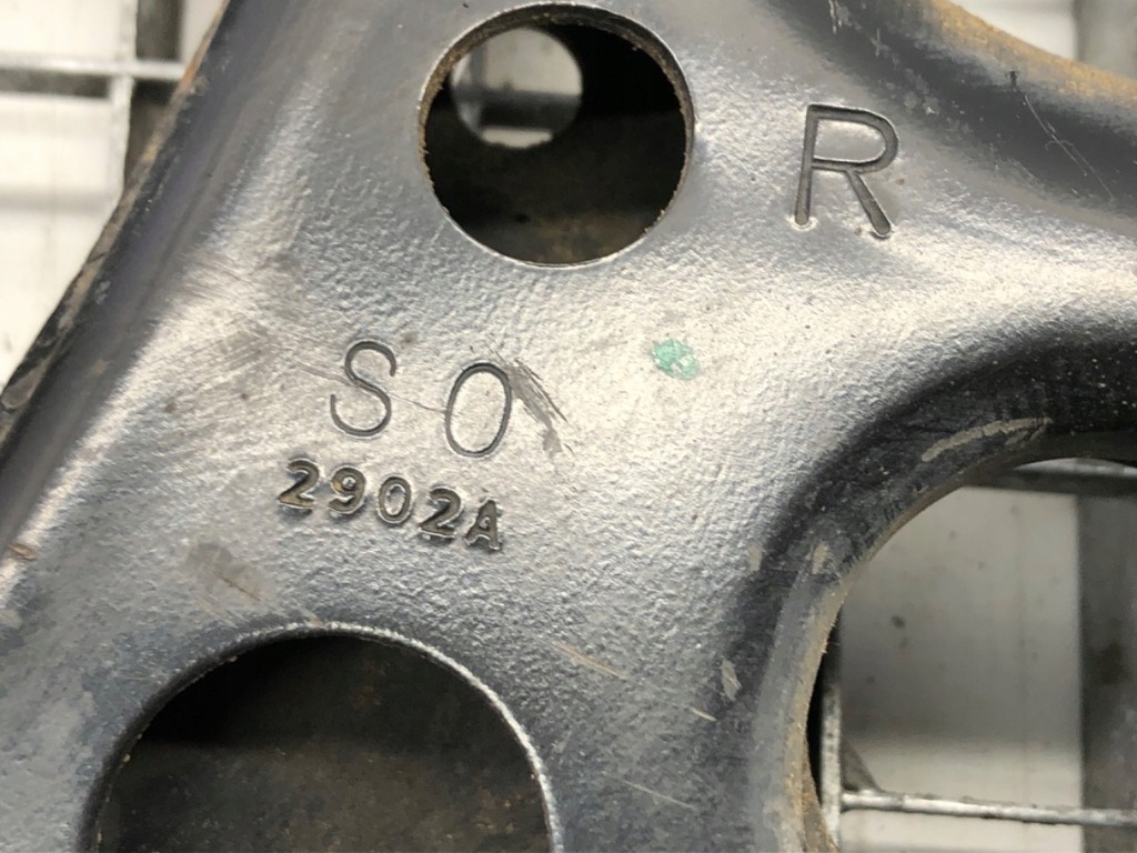 BRAT DE COMANDA FATA DREAPTA TOYOTA COROLLA E21 Sedan/Limuzina Product image
