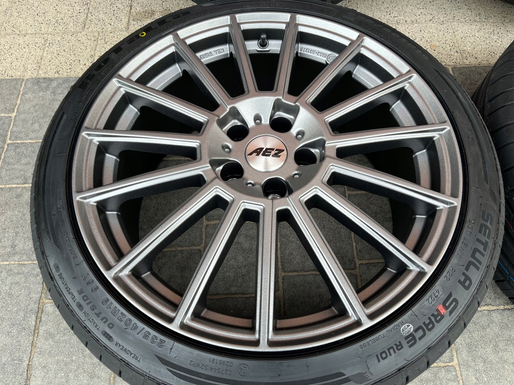 VW PASSAT B8 ROȚI DE VARĂ 235/40R19 AEZ NOU RIKEN Product image