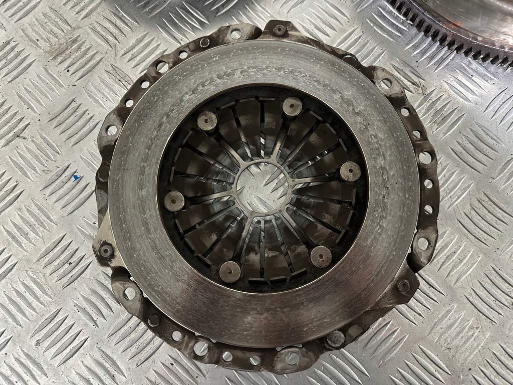 BMW E87 116i N43B16A ambreiaj cu masa dubla 7560876 Product image