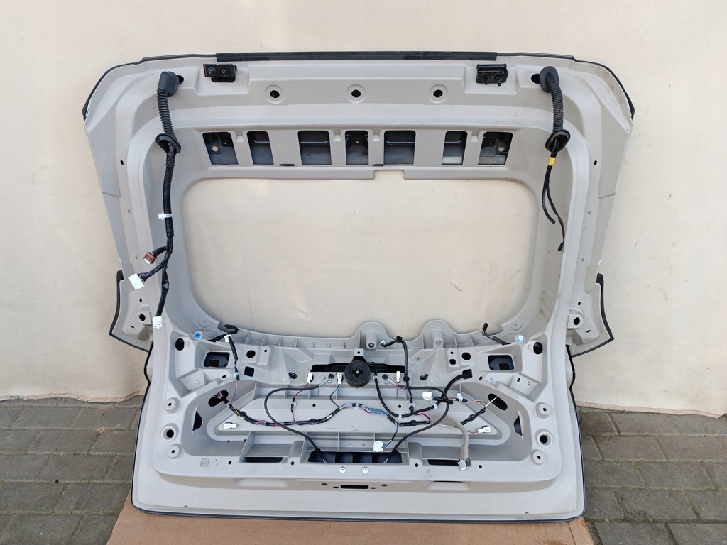 Nissan Ariya Capcana din spate dreaptă Product image