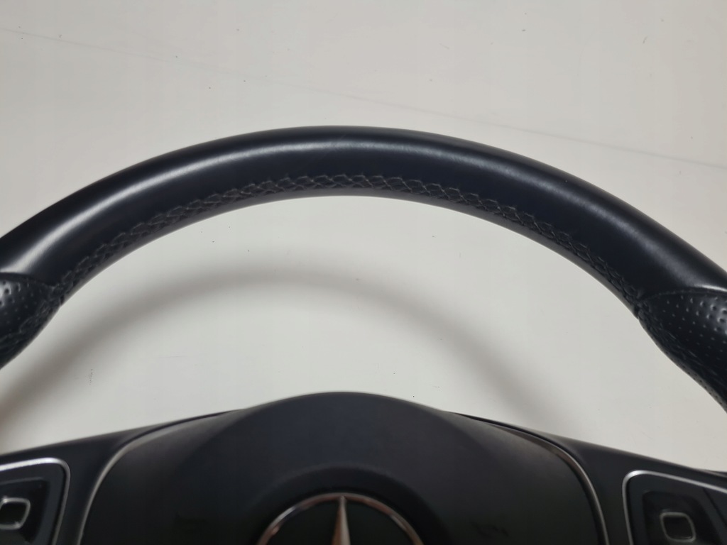 B47- Mercedes-Benz E W213 Pernă volan multif. LAME A0004606600 Product image