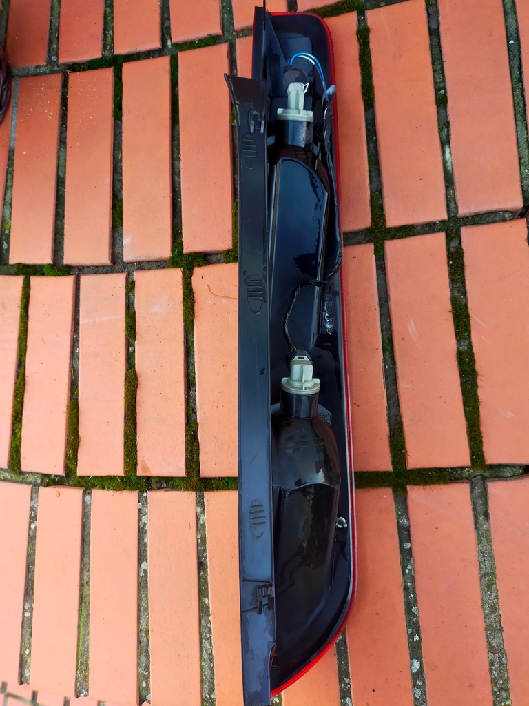 FORD FOCUS C-MAX 03-07 LAMPĂ SPATE STÂNGA ORIGINAL Product image