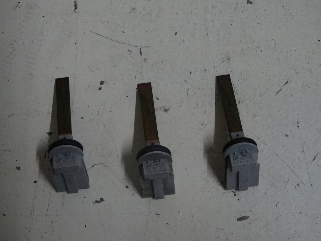 SENSOR TEMPERATURA VW AUDI SKODA SEAT 4B0820539 Product image