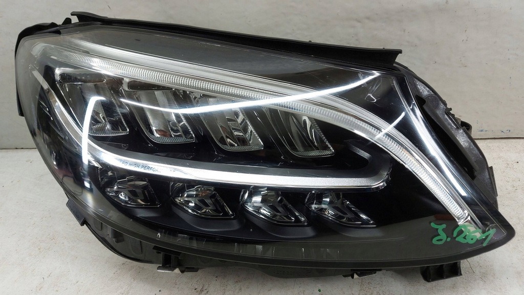 Mercedes-Benz C Clasa 205 W205 Ridicați Fața frontală din fața dreaptă a lămpii din față Product image